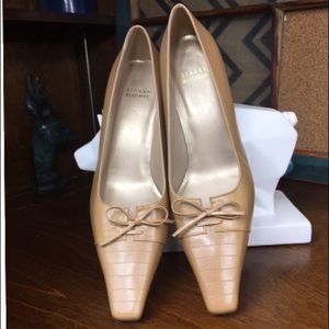 Vintage Stuart Weitzman low heel
